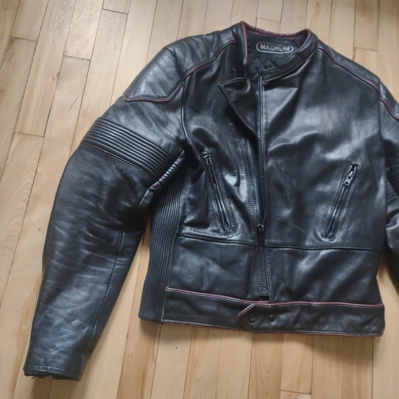 Magnum Black Leather Jacket - Picture 5 of 16